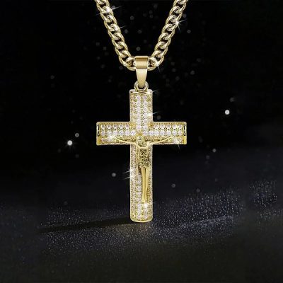 Collier pendentif crucifix religieux | SALVATORA